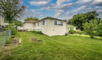 9305 Cloverhurst Dr, Affton, MO 63123