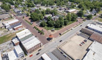 1 W Main St, Albion, IL 62806