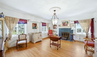 2393 Allen Ave, Altadena, CA 91001