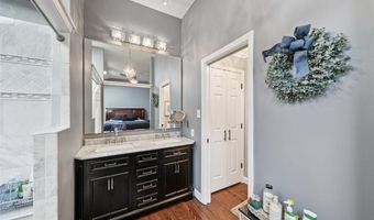 302 Fox Hollow Woods Dr, Ballwin, MO 63021