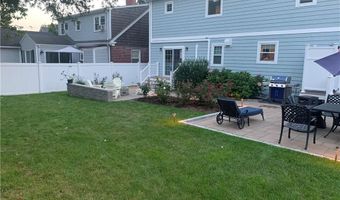 36 Keeher Ave, Newport, RI 02840