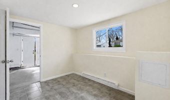 41 Madison Ave, Amityville, NY 11701