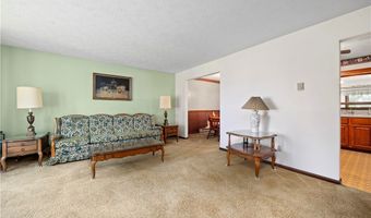 536 Fieldstone Dr, Amherst, OH 44001