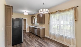 13 Douglas St, Athens, TN 37303