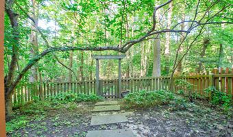 8244 QUILL POINT Dr, Bowie, MD 20720