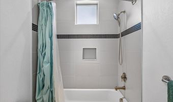 106 Dunn Cir, Ashland, OR 97520