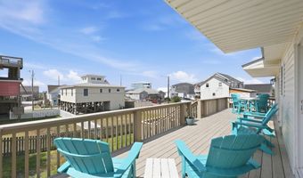 102 W Dobbs St, Atlantic Beach, NC 28512