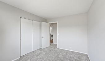1203 Superior Dr, Auburn, IN 46706