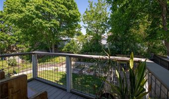 467 Maple Avenue Ave, Barrington, RI 02806