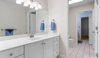 126 Hillcrest Dr, Barnardsville, NC 28709