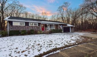 566 Morley Ct, Belford, NJ 07718