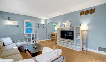 1404 N ROOSEVELT St N, Arlington, VA 22205