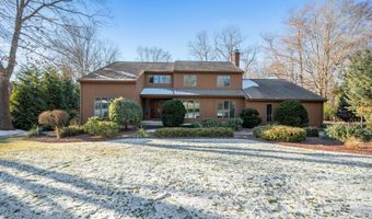 8 Summer Brook Ln, Cromwell, CT 06416