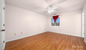 103 Pebble Creek Dr, Asheville, NC 28803