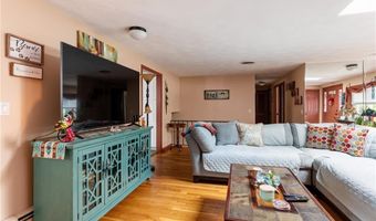 15 Freedom Dr, Cranston, RI 02920