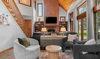 3901 N MILLWOOD Dr, Appleton, WI 54913