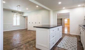 220 Lakeshore Dr, Alma, GA 31510