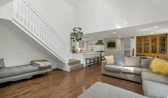8 W Gate Dr, Bow, NH 03304