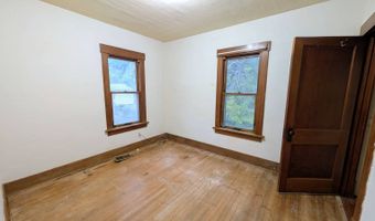 902 W 10th St, Atlantic, IA 50022