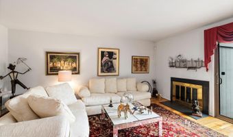 12 PENNY Ln #12, Baltimore, MD 21209