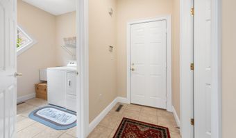 13 Stonegate Cir, Cheshire, CT 06410