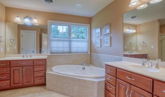 33 CHADWICK Dr, Dover, DE 19901