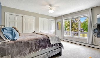 10010 Lone Tree Dr, Anchorage, AK 99507