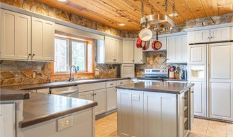 105 Lakewood Dr, Aberdeen, NC 28315