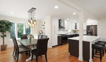 76 Swartzel Dr, Middletown, NJ 07748