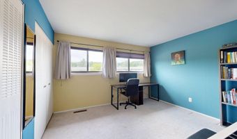 718 Peninsula Ct, Ann Arbor, MI 48105