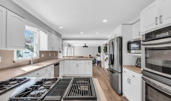 23 Pelican Dr, Bayville, NJ 08721