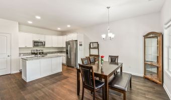 372 Highland Pointe Dr, Alto, GA 30510