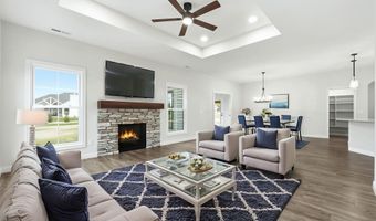 2213 Golfview Dr, Auburn, IN 46706