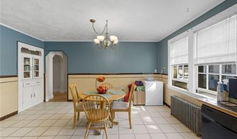 92 Rhode Island St, Cranston, RI 02920