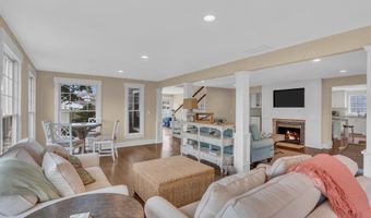 35 Bristol Pl, Bay Head, NJ 08742