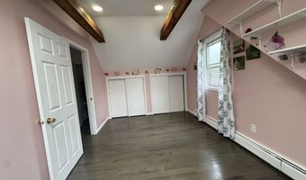 165 GREENFIELD Dr, Bridgeport, CT 06606