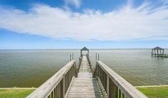 109 Cooper Landing Dr, Aydlett, NC 27916