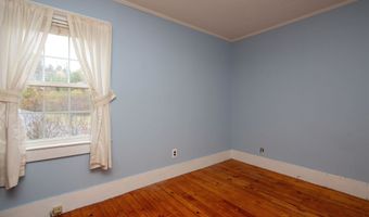 391 Bimson Dr, Barnet, VT 05821