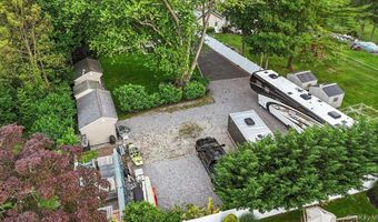 50 Towne St, Amityville, NY 11701