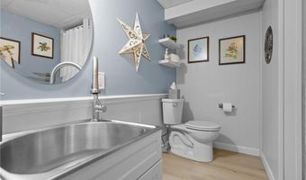 84 Cardinal Dr, North Kingstown, RI 02852