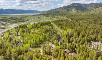 9 PINE St, Alpine, WY 83128