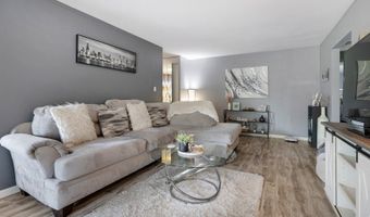 2642 N Windsor Dr 102, Arlington Heights, IL 60004