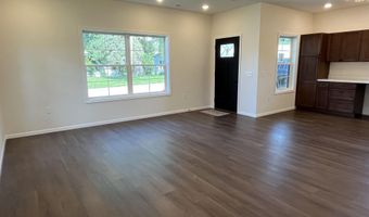 522 S 3rd St, Albia, IA 52531