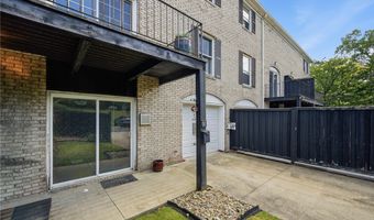 824 S Chillicothe Rd 2, Aurora, OH 44202