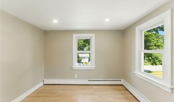 82 Barton Ave, Warwick, RI 02889