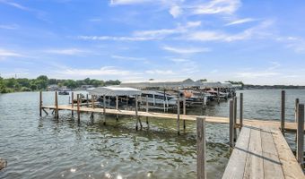 570 Linden Dr, Arnolds Park, IA 51331