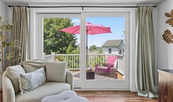 9 Dudley Dr, Narragansett, RI 02882