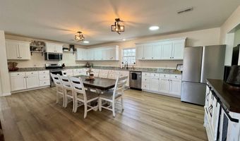 160 Leadwood St, Andrews, SC 29510