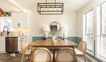 806 Moonlit Ln NW, Acworth, GA 30102