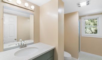 85 Stockwell Dr, Brattleboro, VT 05301